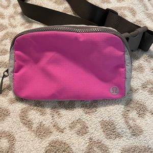 Lululemon belt bag. New without tags. Never used.